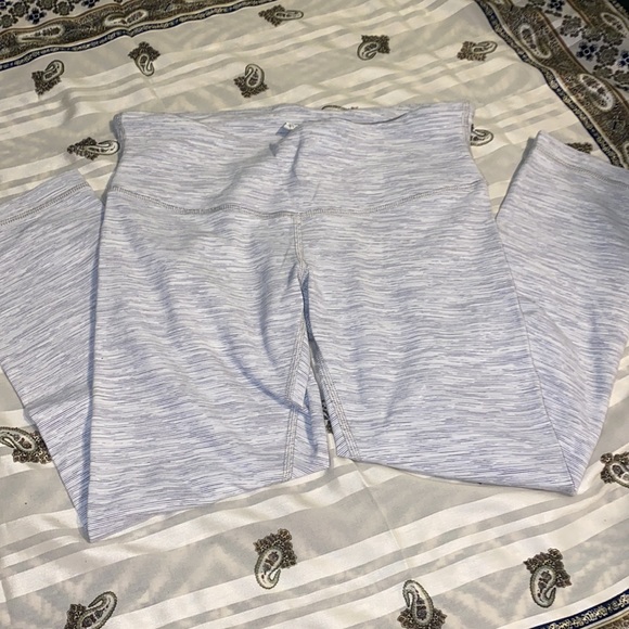 Lululemon - Picture 2 of 5